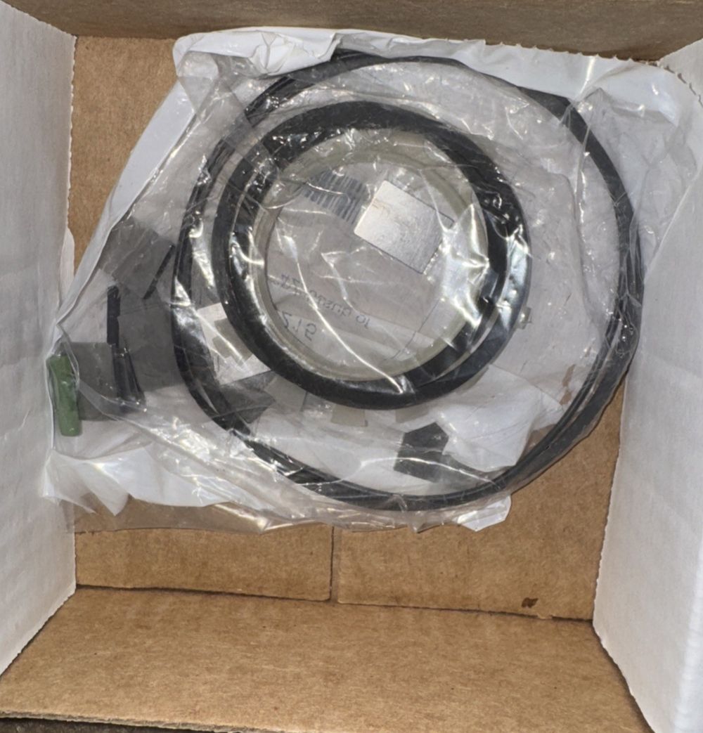 Complete Pump Rotor/Slide Package 13-Vane 4L40E/60E/65E/70E, 5L40/50 (#42288B), GFX PRo – a box with a black and white object inside
