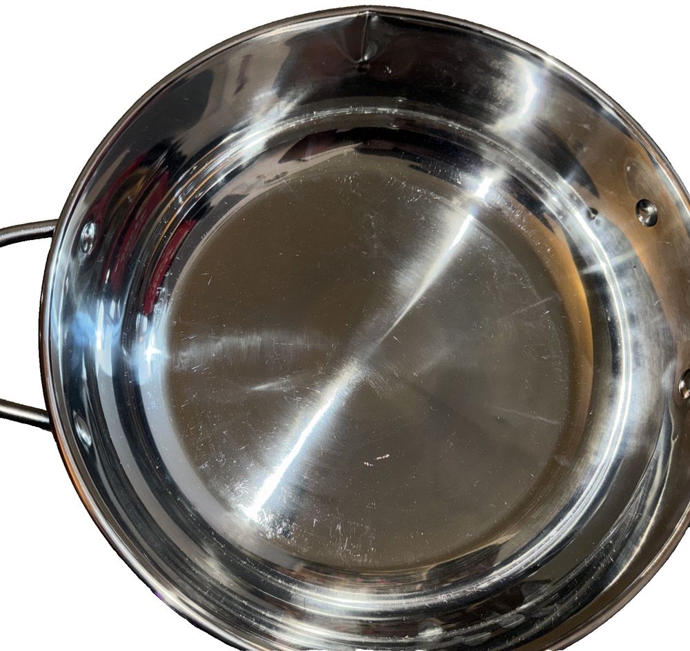 Stainless Steel Pan with Metal Handles, Unbranded – a metal pan with a handle and handle