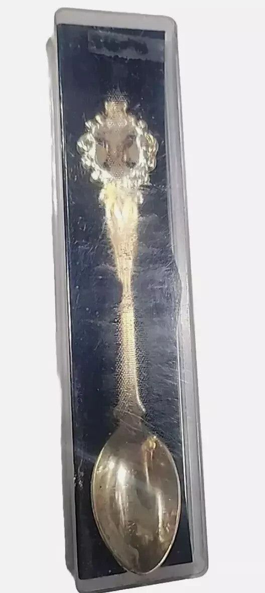 Nova Scotia Collectable Spoon - Souvenir Spoon from Canada, DaveyDooDeals – a gold spoon with a gold spoon inside
