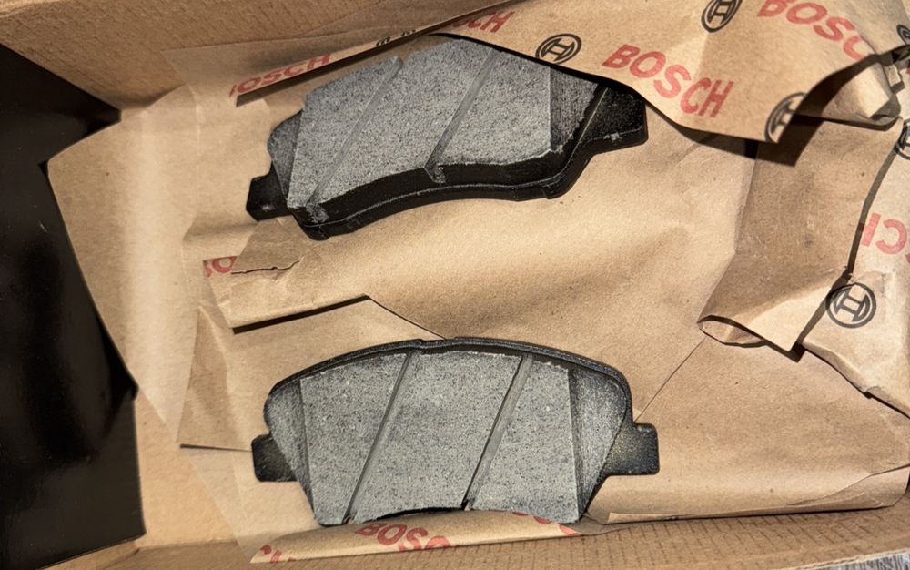 Bosch BC1593 QuietCast Premium Ceramic Disc Brake Pad – a box of brake pads