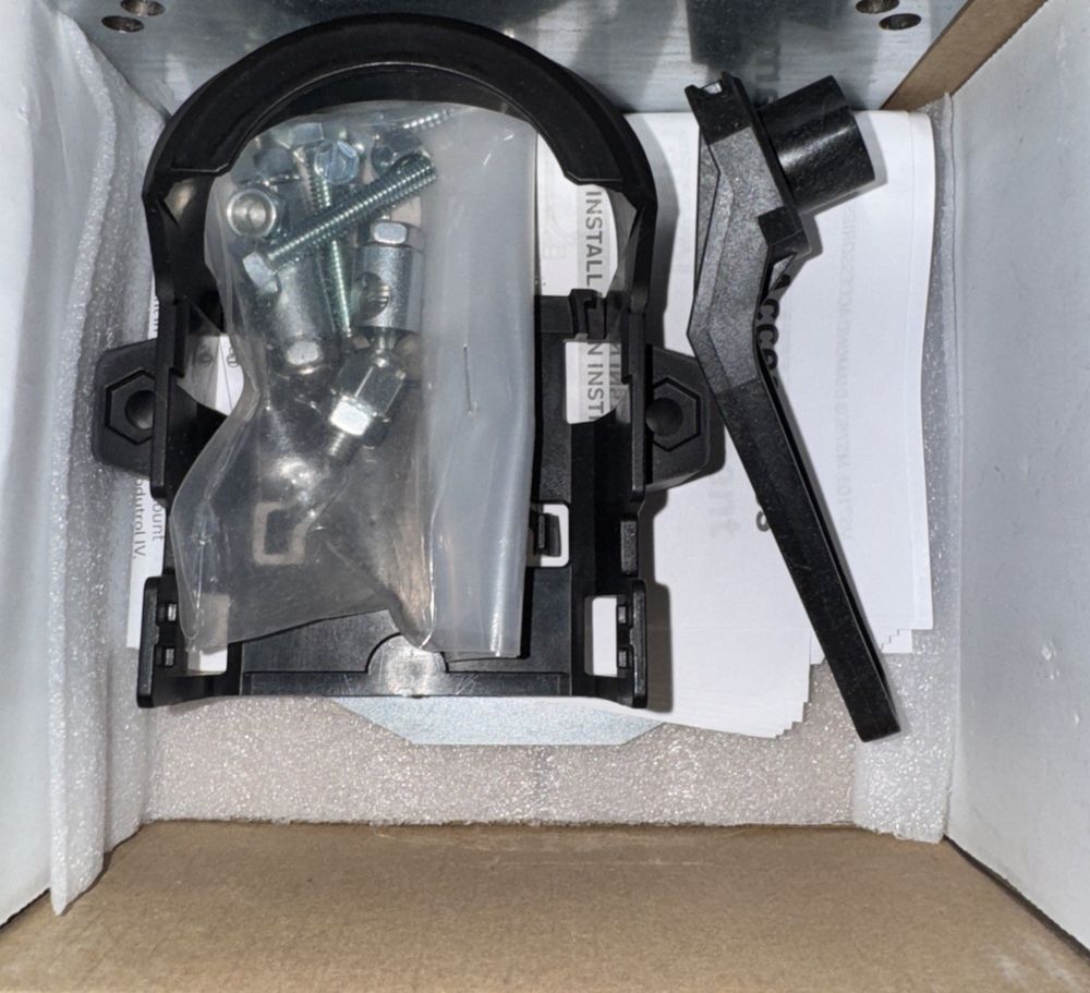 Honeywell DIAM-CRK-01 Diamond Crank Arm Kit – a box with a gun inside of it