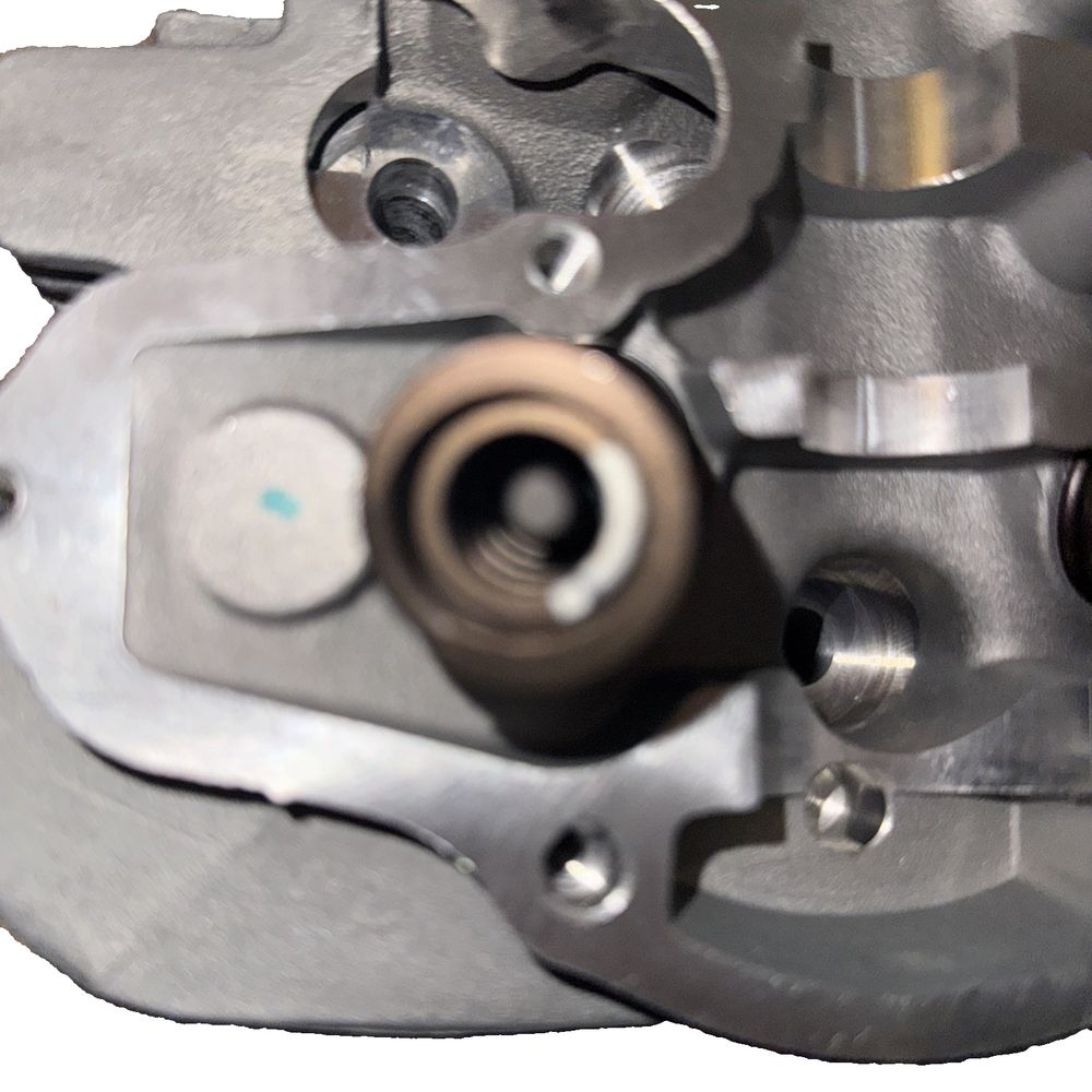 Cylinder Head For 2000 2001 2002 2003 Honda Sportrax, Unbranded – a close up of a metal object