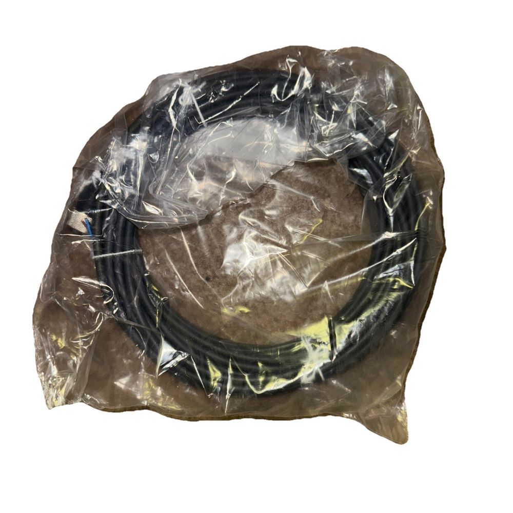 XZCP1141L10 TELEMECANIQUE SENSORS, DaveyDooDeals – a bag of wires and wires on a white background