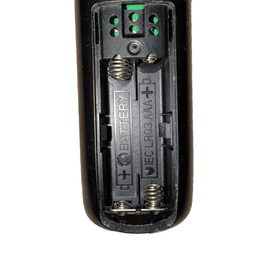 Bell Fibe Slim Infrared Remote Control – a black battery cover with a green light