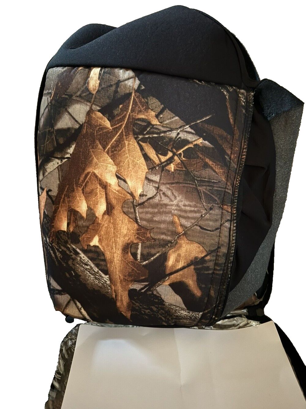 FH Group Full Set Hunting Print Cloth Car Seat Covers - Universal Fit, Low Back – a close up of a backpack with a white background