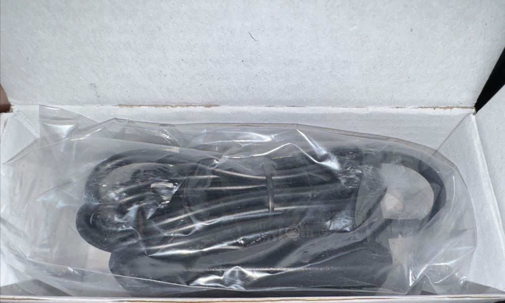 Portable Power Station Charger Adaoter, Fanlide 15V 2.5 A Power Supply – a box with a pair of shoes in it