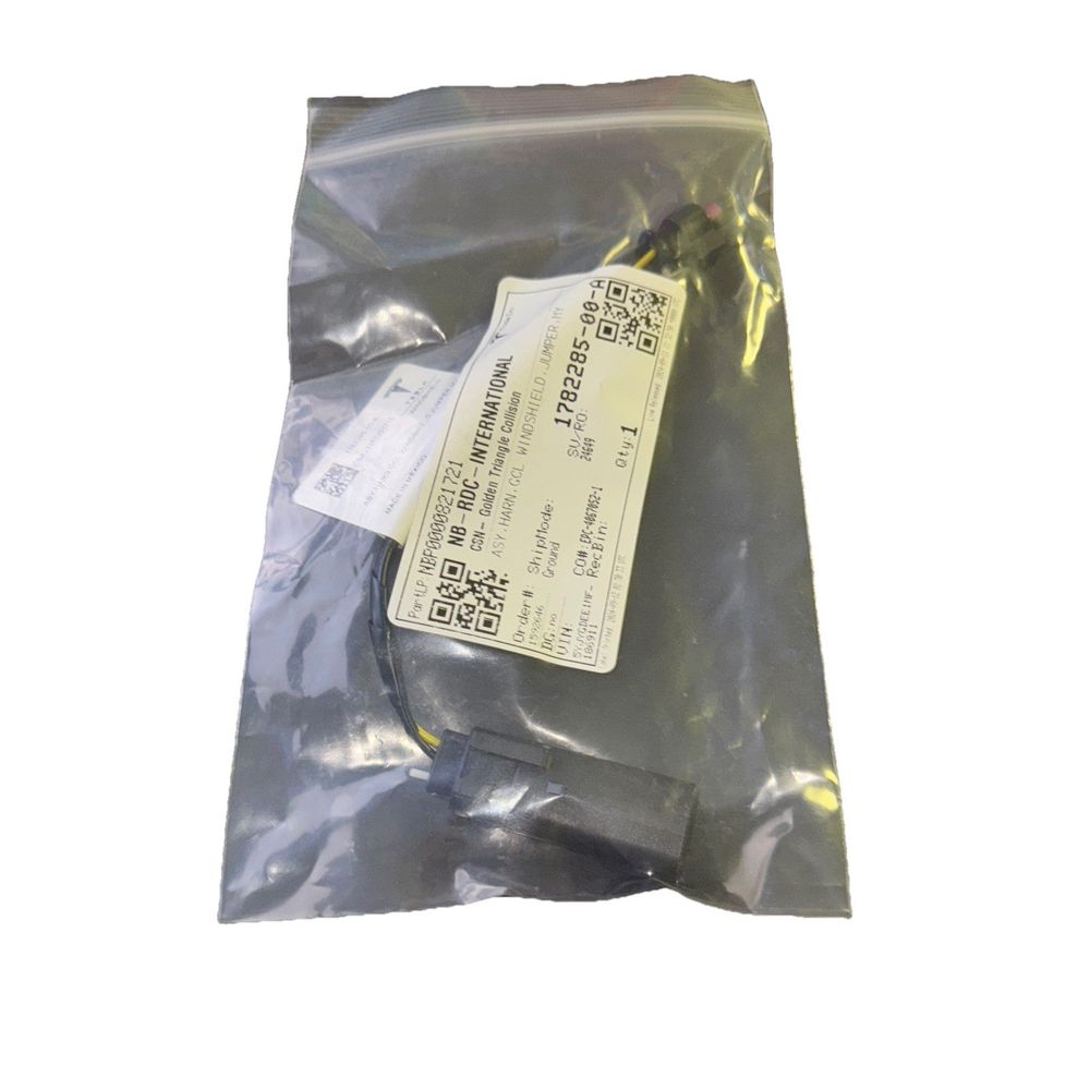 1782285-00-A Tesla Model Y Windshield Harness Assembly Retro Fit – a small plastic bag with a label on it