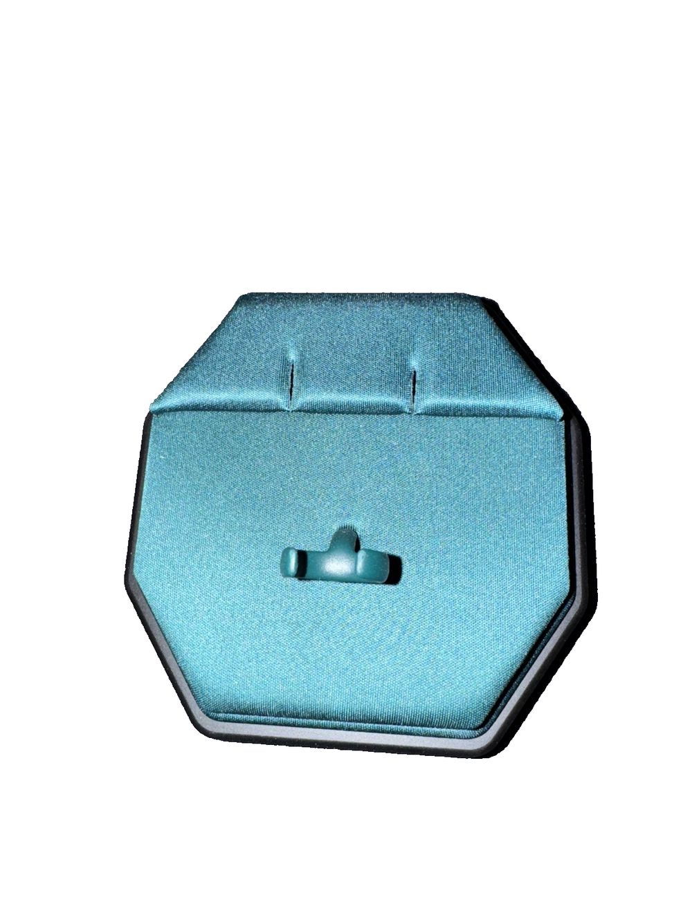 1X Multifunctional Earring Pad + Place For 1 PC Ring - Green Display for retail, DaveyDooDeals – a blue box with a lid