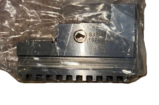 Bison drill jaw set SJZ 400/3 (Comes with all 3), Bison Designs – a piece of plastic with a metal handle