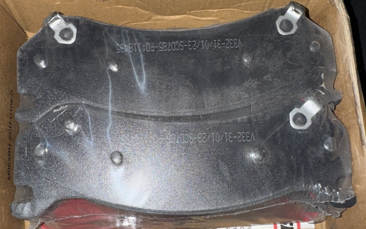 Ceramic Brake Pad Set for 2001-2010 Chevrolet Silverado 2500 HD Auto Shack