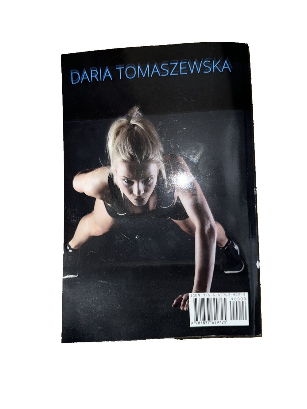 Ksika Przygotowania Stolu Kultury, DaveyDooDeals – the cover of the magazine, with a woman doing