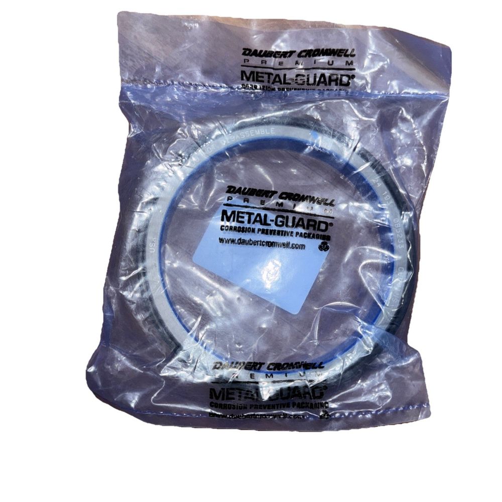 Cummins Oil Seal Part #3685173 – a bag of metal wire