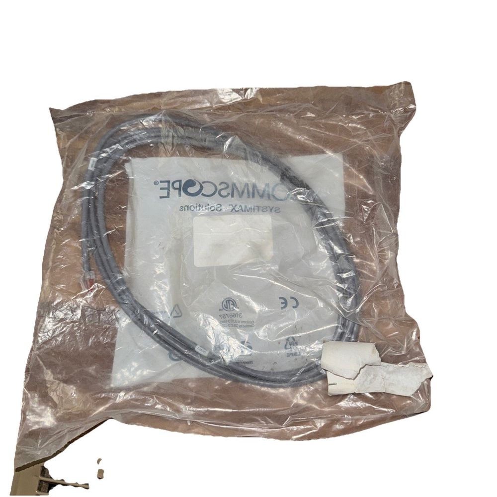 Genuine Systimax Gigaspeed Xl Gs8e-gn10 Green Patch Cable 10 Ft In Pkg (88410400 – a white cable in a plastic bag