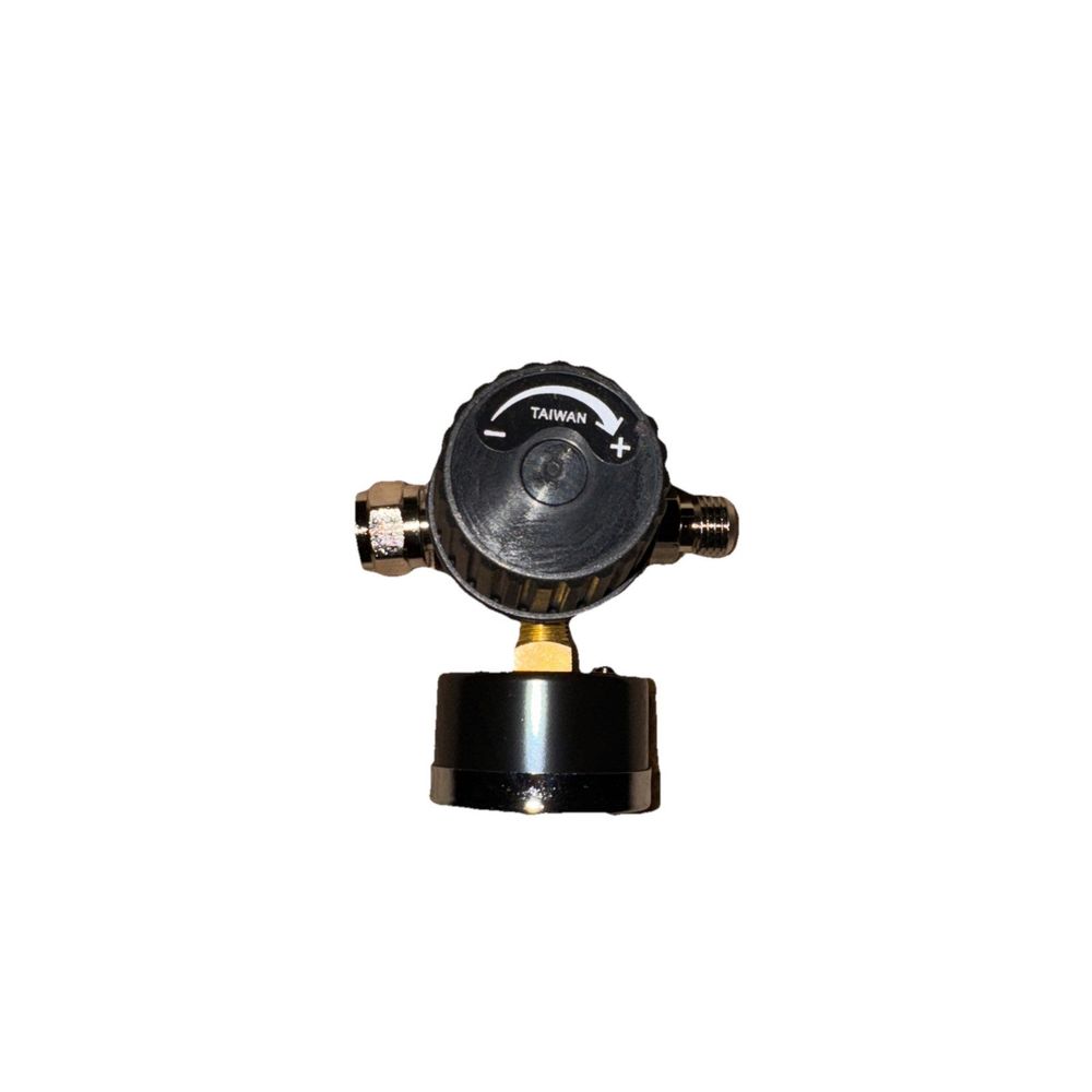 Le Lematec Diaphragm Type Air Compressor Pressure Regulator With Gauge 1'4" NPT – a black and white photo of a pressure gauge