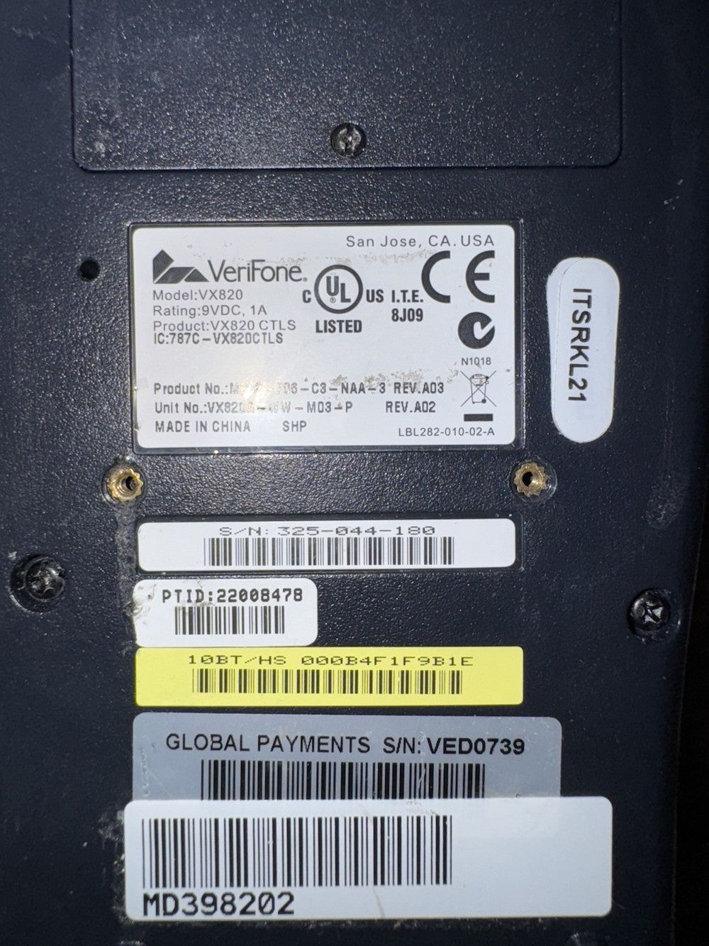 Verifone VX820 Card Reader Used – a close up of a label on a power unit