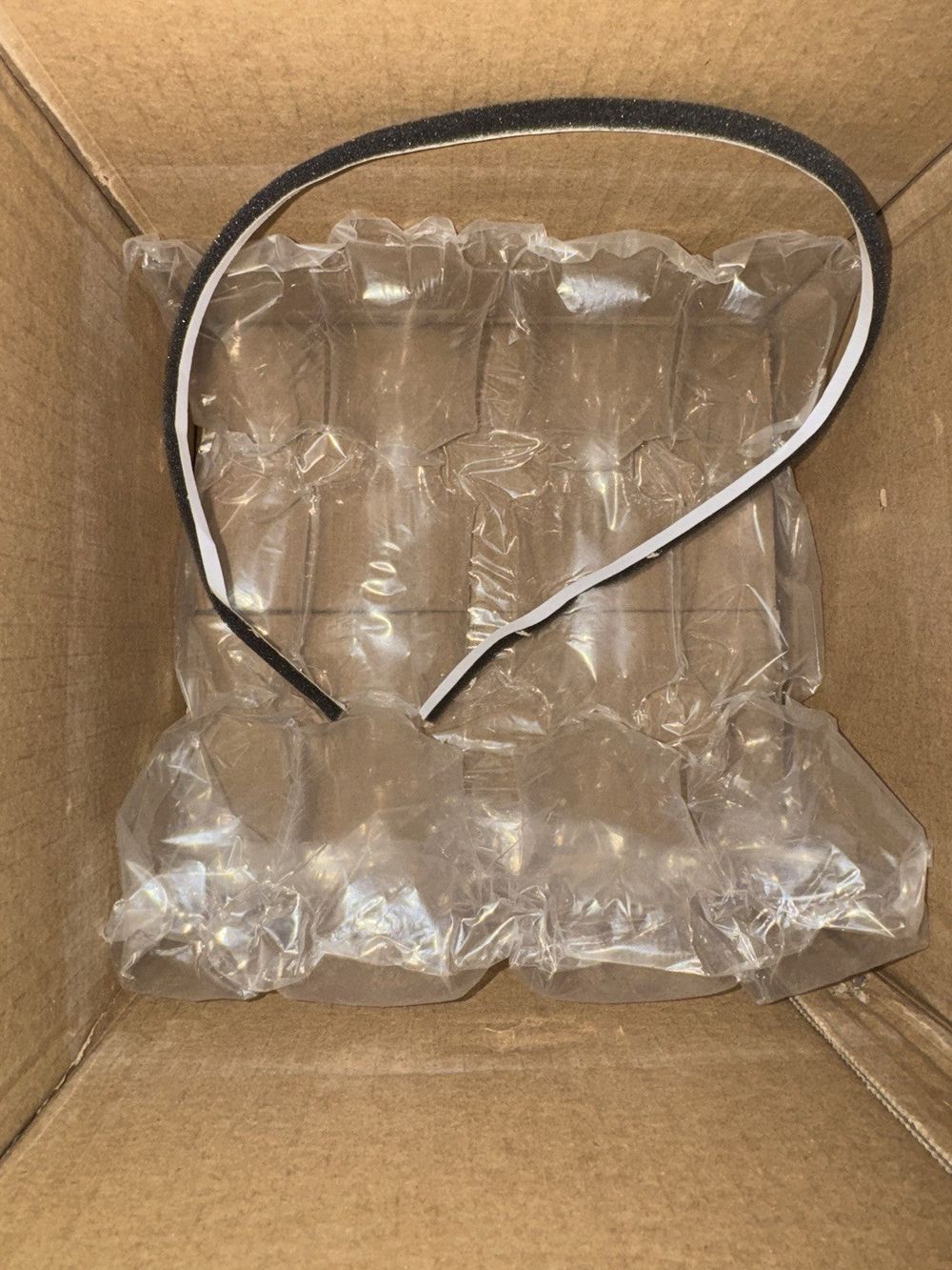 SKP SK700164 Blower Motor, 1 Pack – a box with a pair of scissors inside