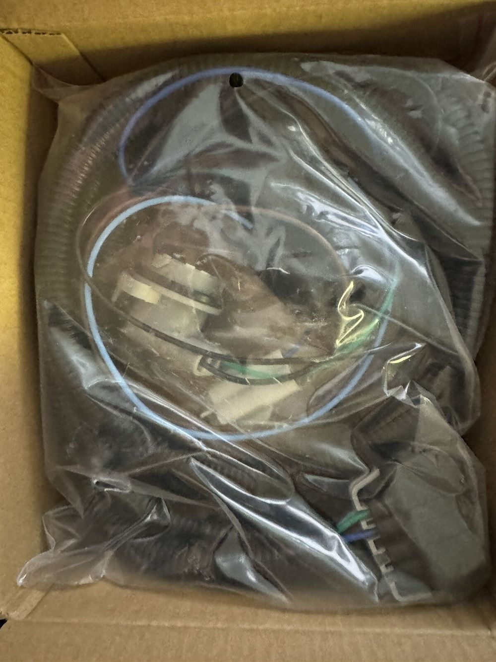 Aramox Car Rear Door Wiring Harness with Connector Replacement for Ram 1500 250 – a box with a plastic object inside of it