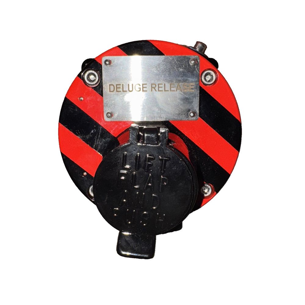SM87PBLD Eaton Fire Alarm Call Point Range – a red and black metal plate with a metal plate on it