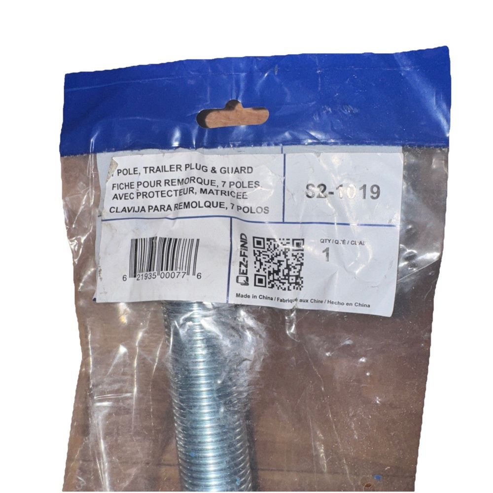Trailer Plug, 7 Pole, W/Guard, Die Cast #GRO82-1019, Grote – a blue plastic bag with a screw and a white plastic bag with a blue plastic bag