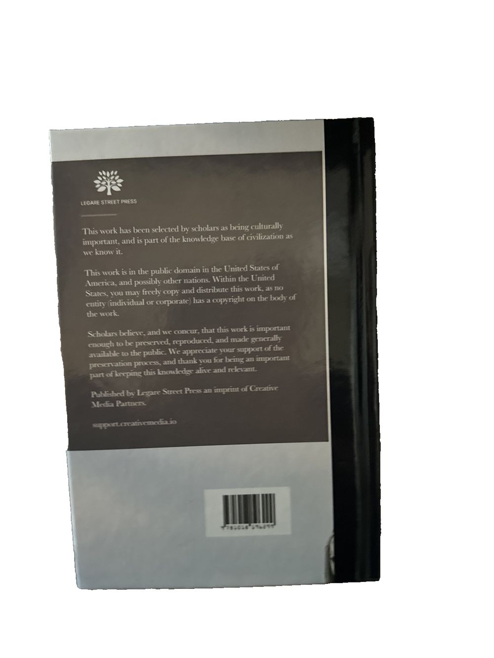 A Crown For Our Queen, DaveyDooDeals – the book cover for the book, with a black background