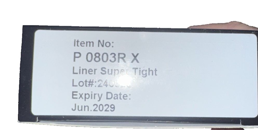 Premier 20 Micro Needles Signature Series Picasso Exp 2029 – a hand holding a white and black battery