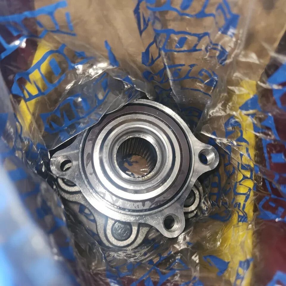 MOOG 512548 Wheel Bearing and Hub Assembly for Nissan Pathfinder 2005-2012, Fro – a bearing bearing in a plastic bag