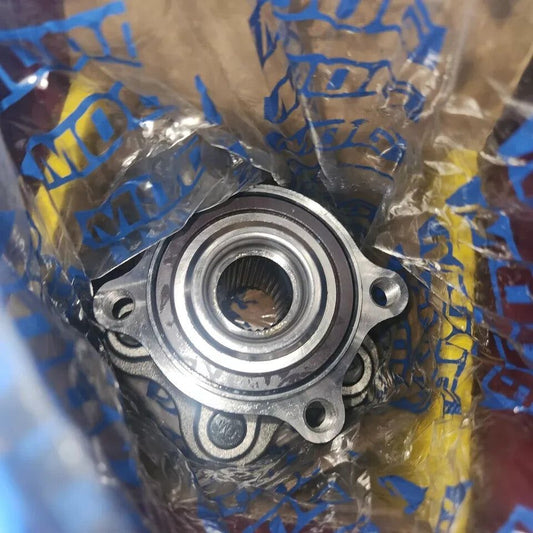 MOOG 512548 Wheel Bearing and Hub Assembly for Nissan Pathfinder 2005-2012, Fro – a bearing bearing in a plastic bag