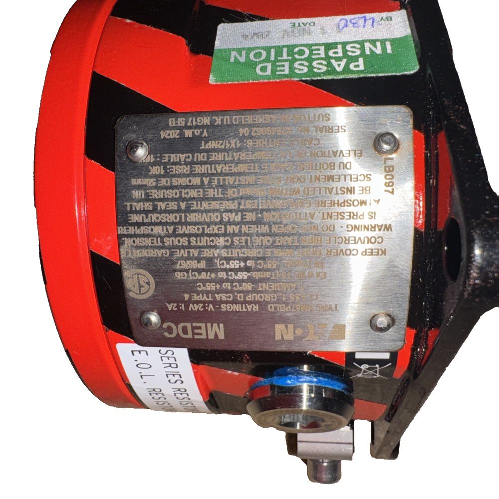 SM87PBLD Eaton Fire Alarm Call Point Range – a red and black meter with a white background