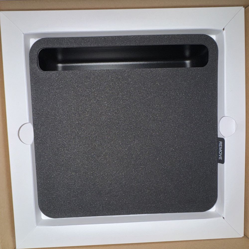 Square Pos SPS4-01-A (No Cords/Accessories) – a white box with a black and white box