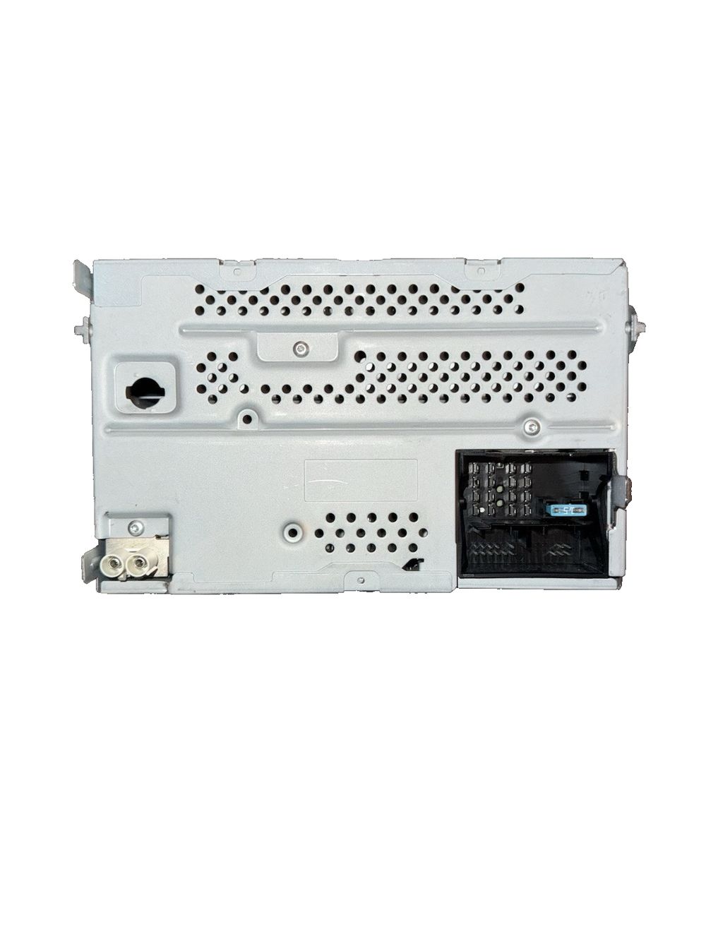 10-16 VW Volkswagen Jetta / Golf Radio Stereo Am/Fm Cd Discplayer Reciever Oem – a white plastic enclosure with a black plastic cover