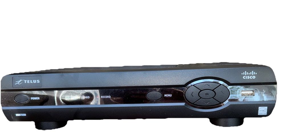 Cisco ISB7150 Media Streamer No Controller/Cables – the headlight of a car with a white background