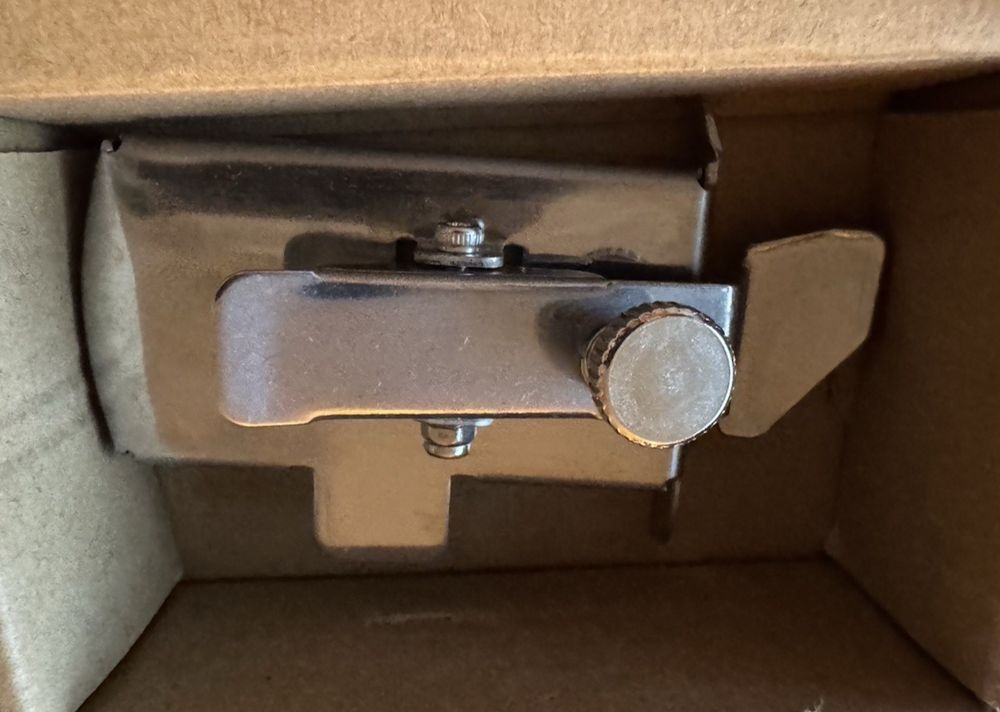 Magnetic Seam Guide for Sewing Machine with Clip – Perfect for Straight Seams, Unbranded – a metal latch in a cardboard box