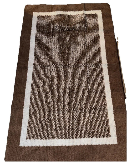 OEKO Tex 61" 35 " brown Patterned Rug – a brown and white rug with a white border