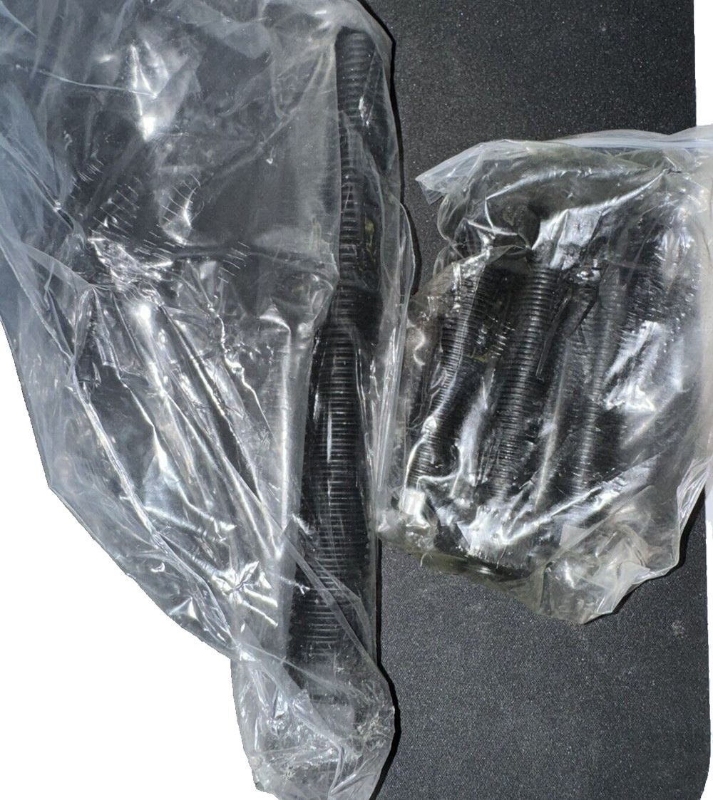 3164780 Crankshaft Rear Main Seal & Wear Sleeve Installer & Remover, Unbranded – a pair of black plastic bags with a pair of black plastic…