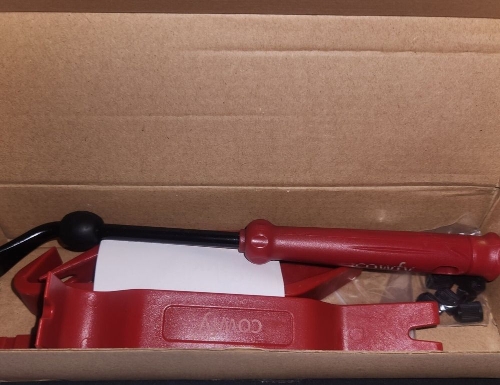 Auto Trim Removal Tool Set, Cowfy – a box with a red tool inside of it