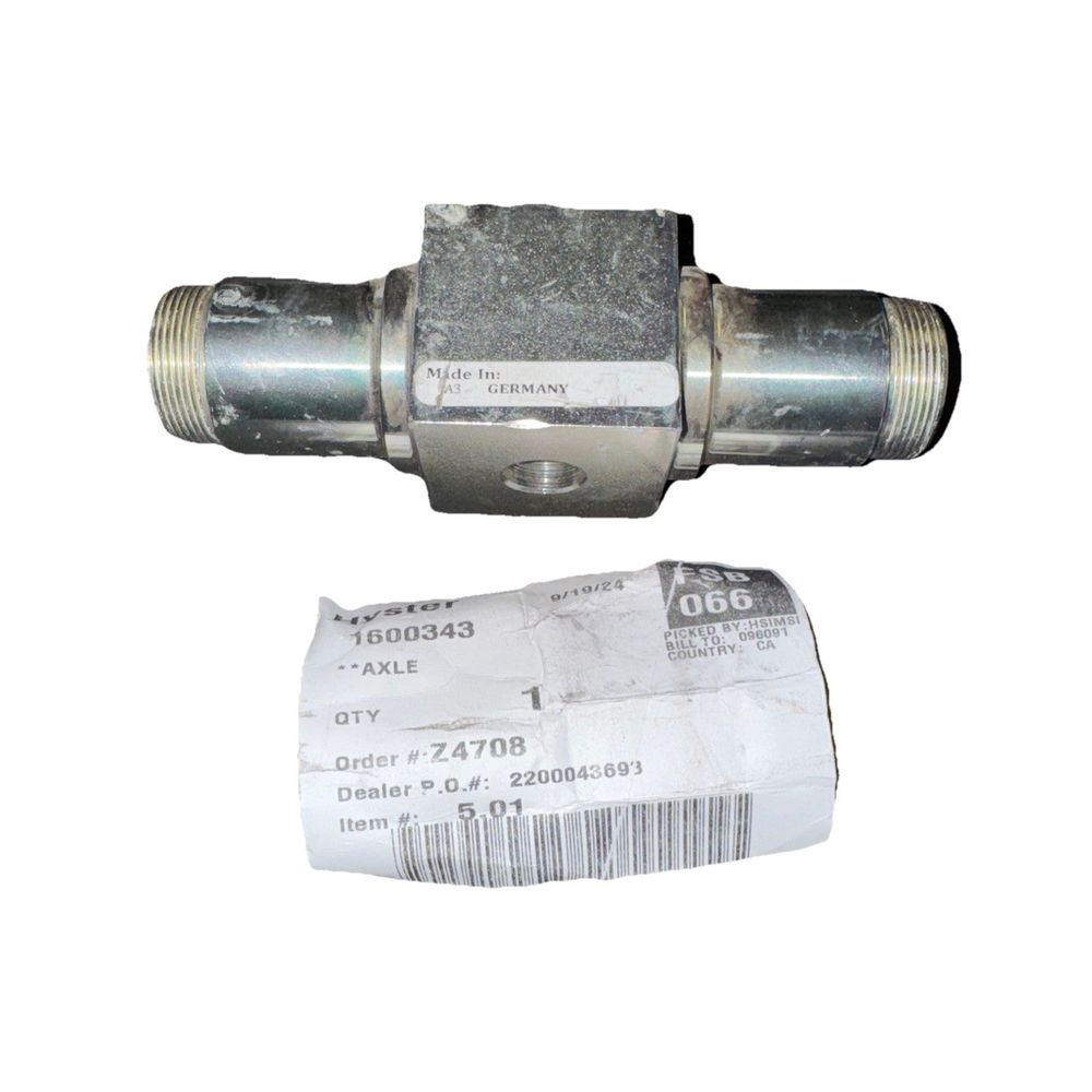 HYSTER 1600343| AXLE – a coupler with a piece of paper