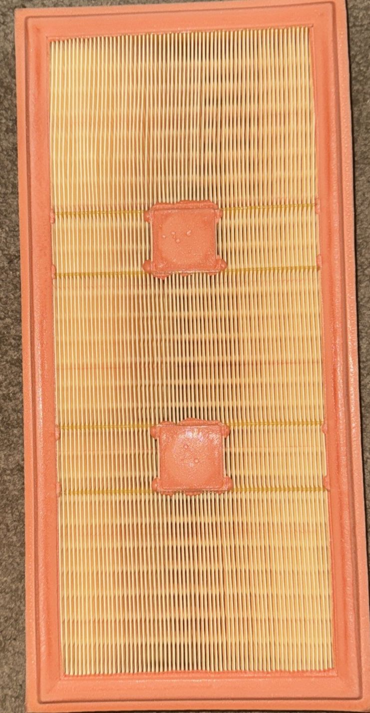 Mann-Filter Air Filter C43139 – a small orange box with a small orange box on top