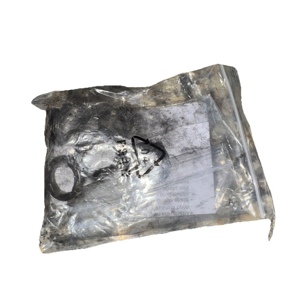 14-46-1060 Quickloc Blade Clamp Kit, Unbranded – a piece of plastic with a skull on it