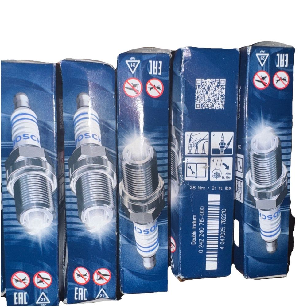 Bosch 96319 Double Iridium Spark Plug, Up to 4X Longer Life Lot of 19 – a set of four sparks with a white background