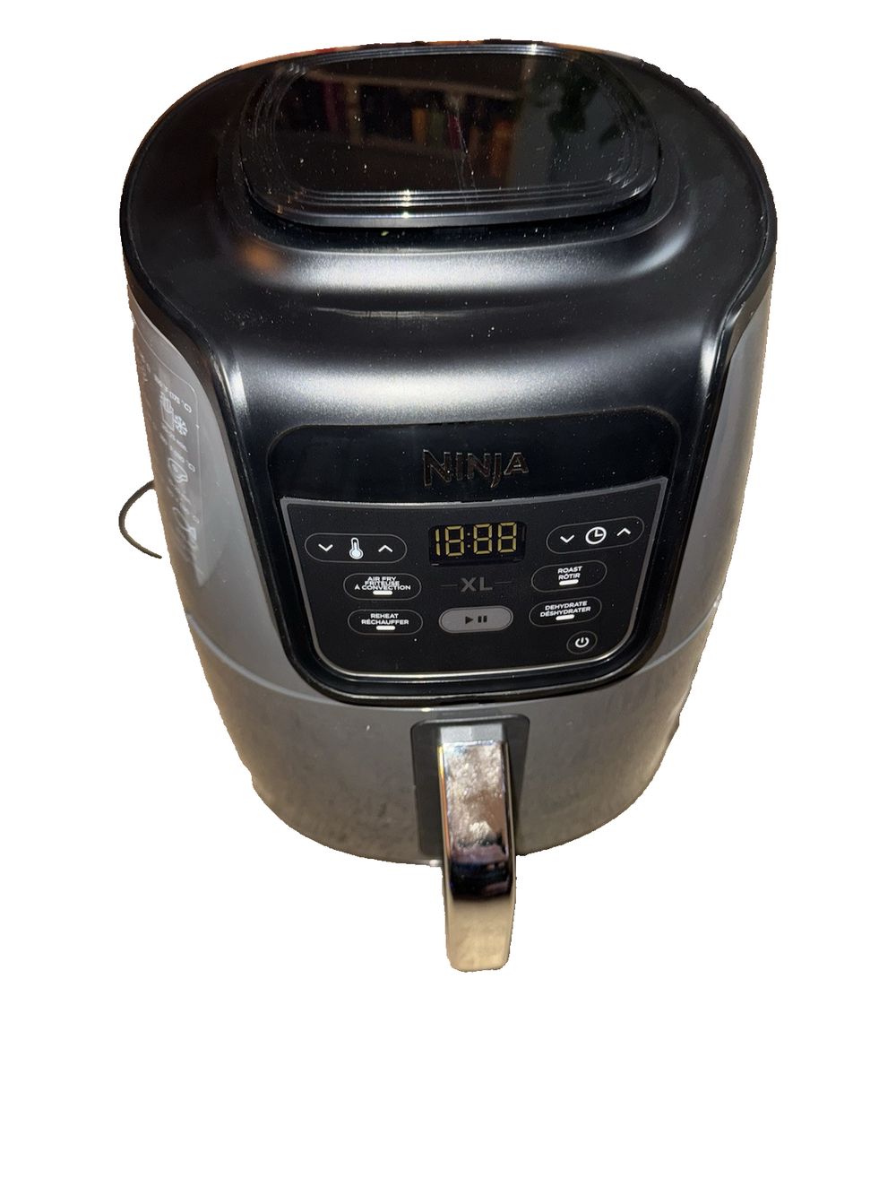 NINJA FRYER XL 5.5 QT – a black and silver blender