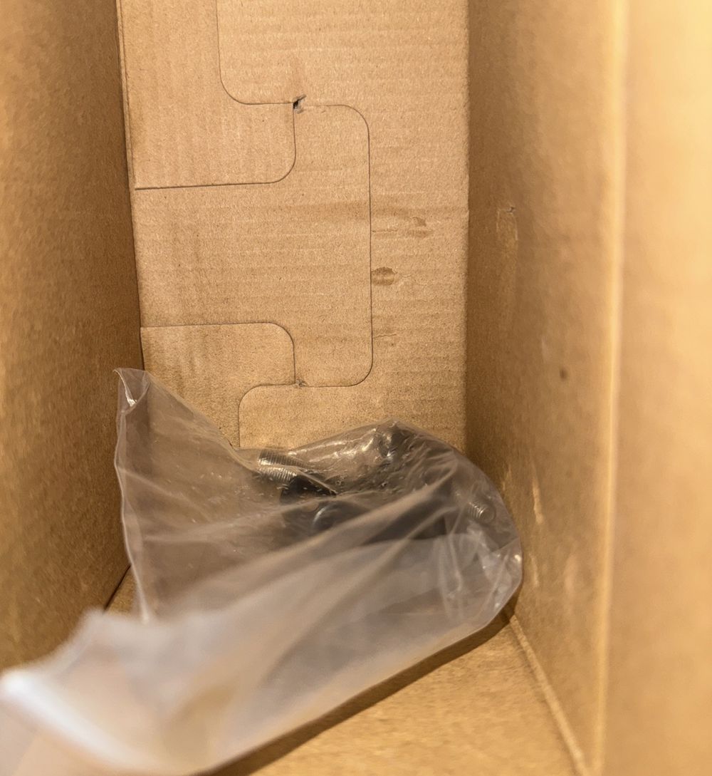 Beast The Boss Blue Oval Safety Spot Light 12-100V #P9090 LED Forklift, DaveyDooDeals – a box with a piece of cardboard in it