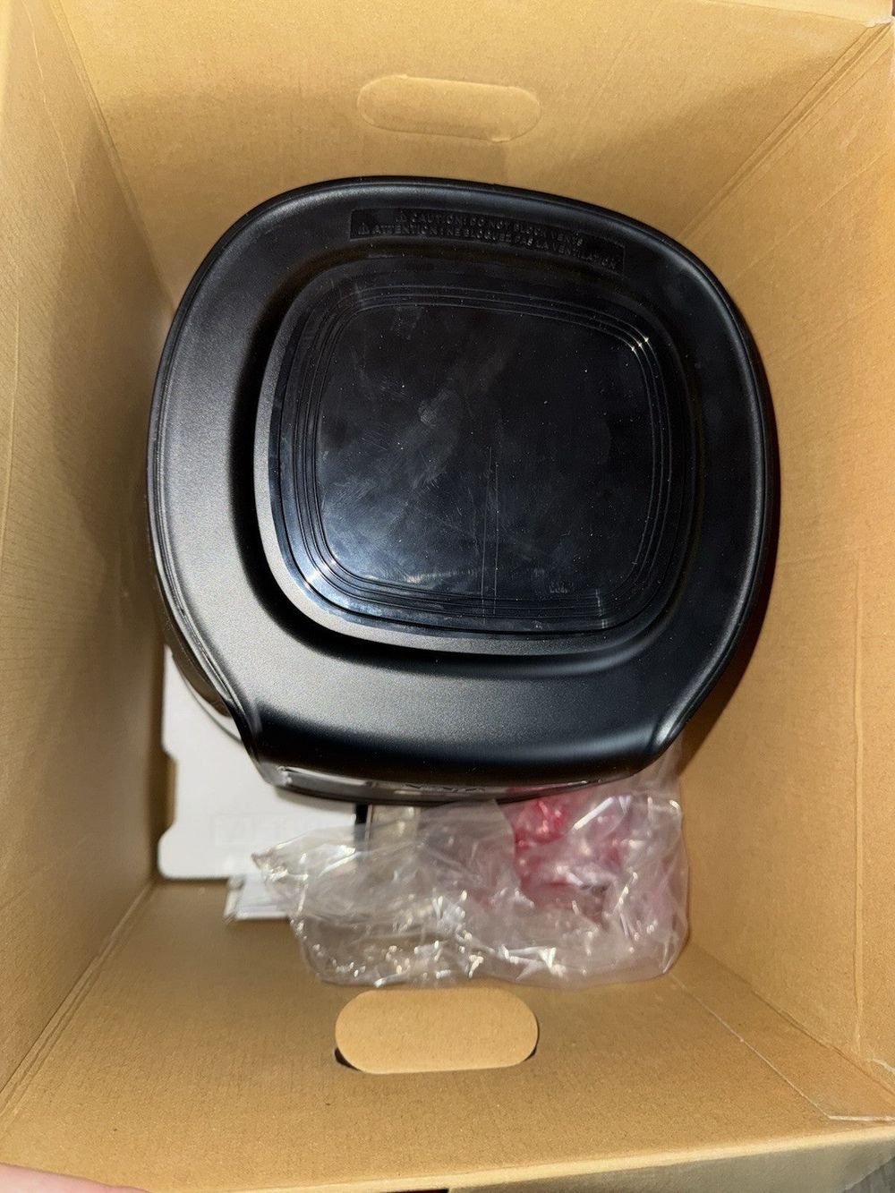 NINJA FRYER XL 5.5 QT – a black lid