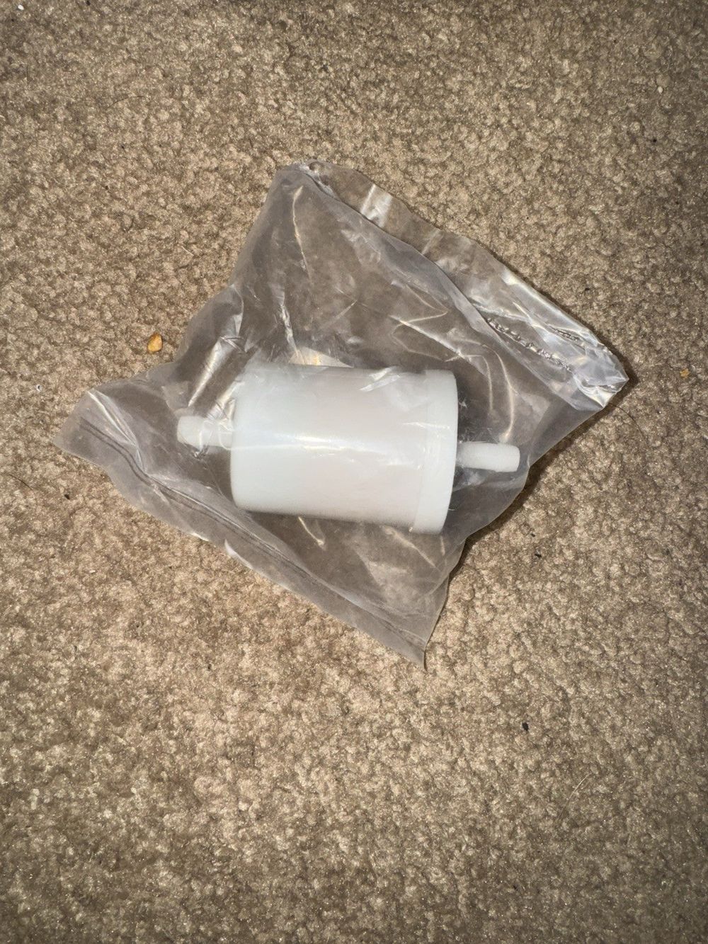HiFI Fuel Filter BE 8805 – a plastic bag with a white object inside